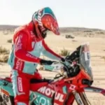El héroe del Dakar: empujó su moto 2 kilómetros bajo el sol y no se rindió