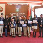 Gobernación reconoce excelencia académica de estudiantes del Británico